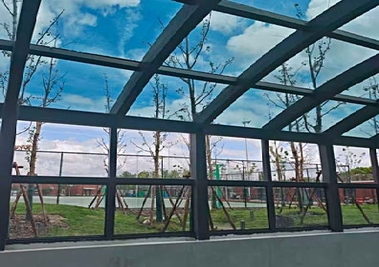 Dynamic self-tint interlayer film